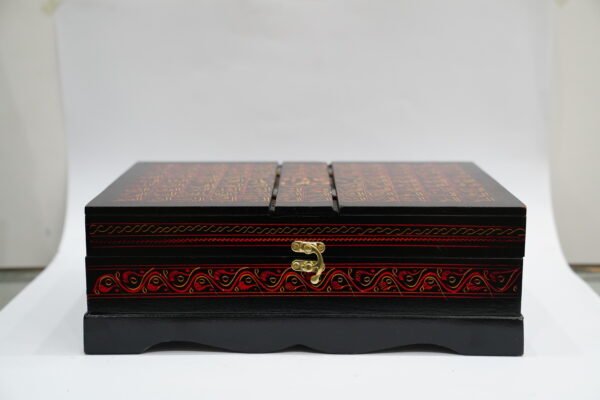Decorative Quran Wooden Box with Intricate Islamic Calligraphy