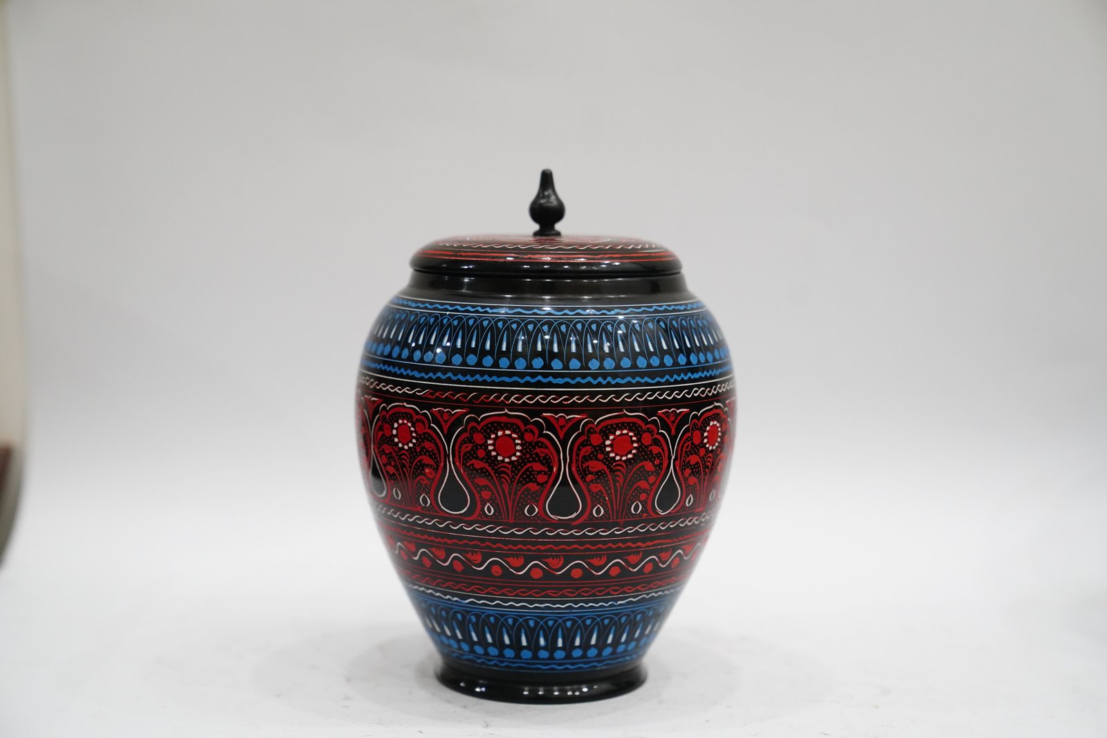 Wooden Candy Jar - A Thoughtful Gift for Friends and Family